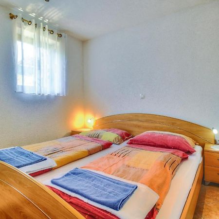 3 Bedroom Gorgeous Home In Буйе Екстериор снимка